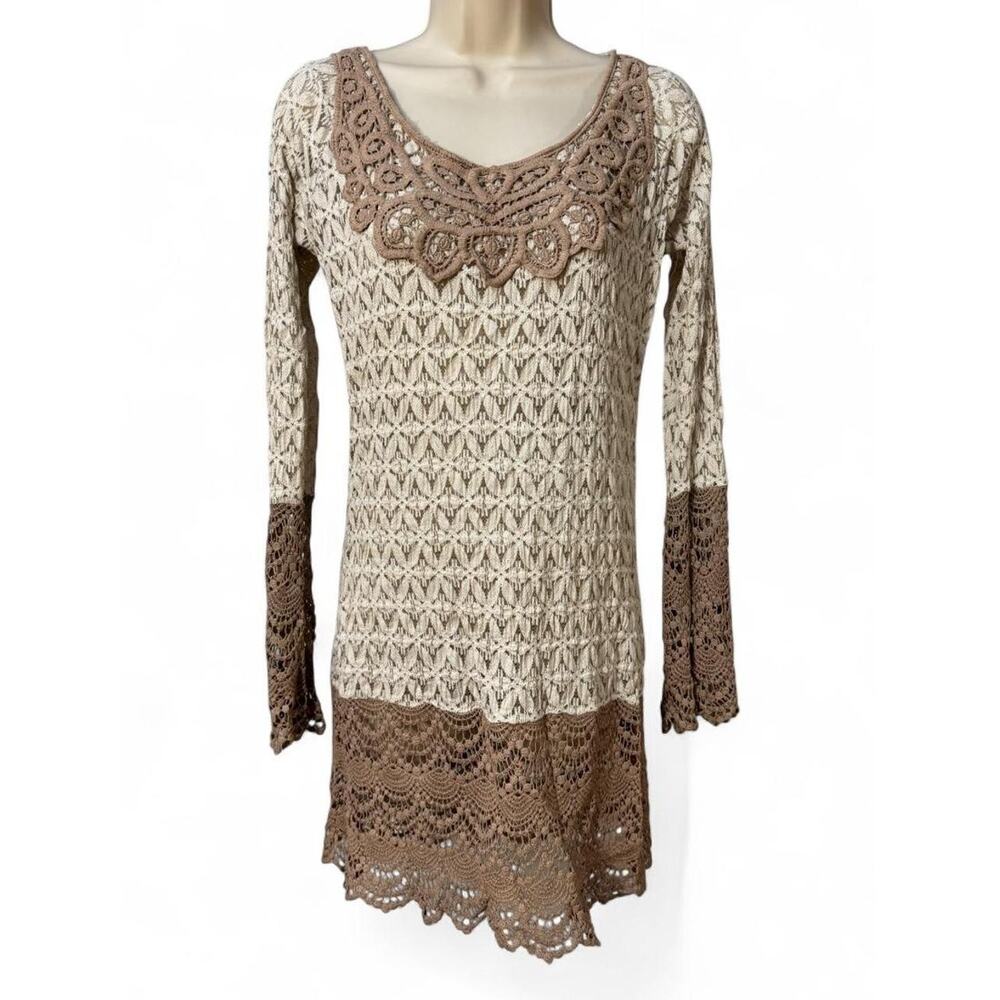 Areve brand cream and tan